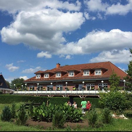 Hotel Und Restaurant Zum Bunten Hirsch Mirow Exteriér fotografie